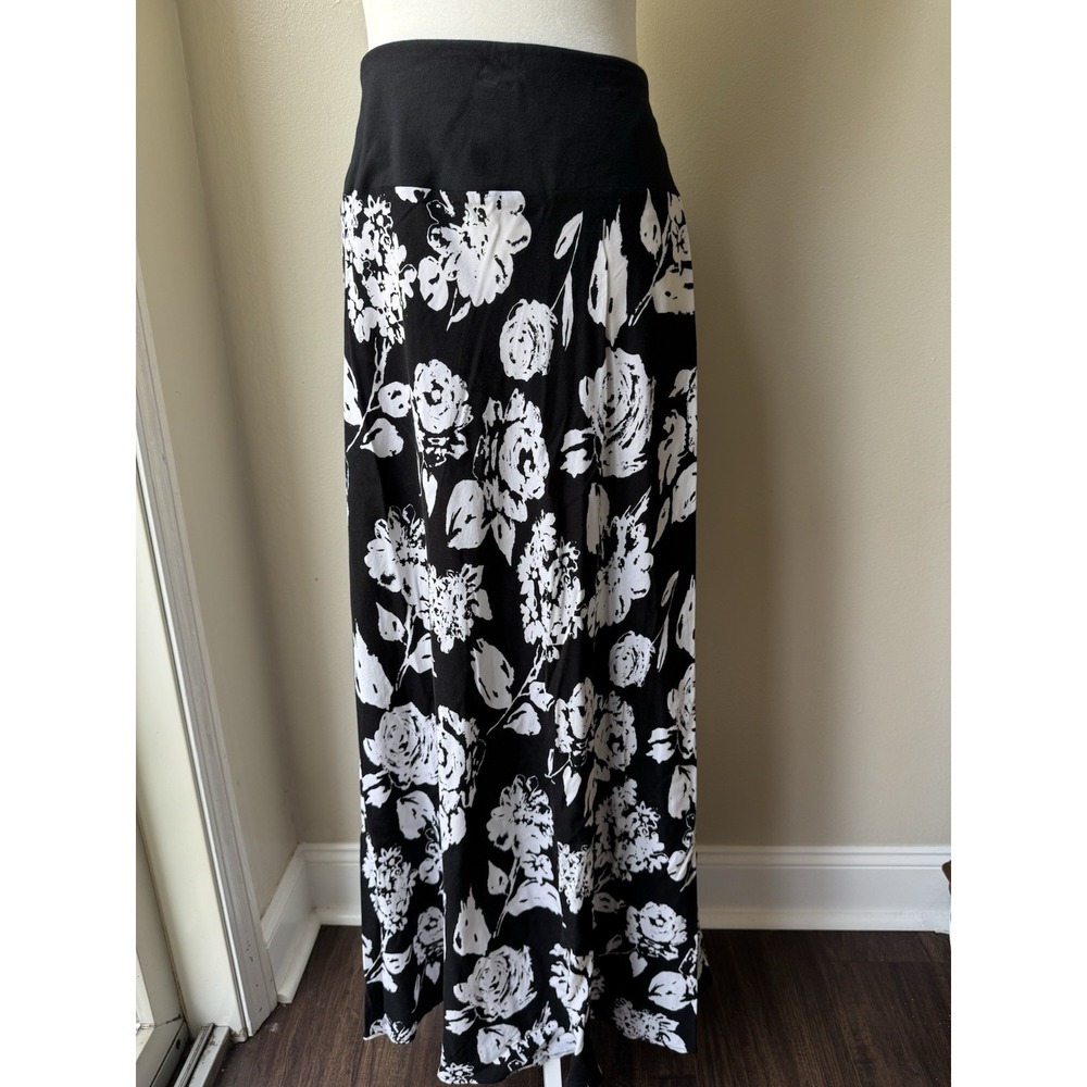 Long Black and White Floral Cottage Core Skirt Women's Size L ( 12-14 )